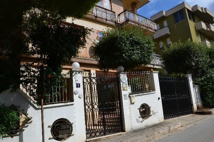 A Due Passi Da Erice B&B Экстерьер фото
